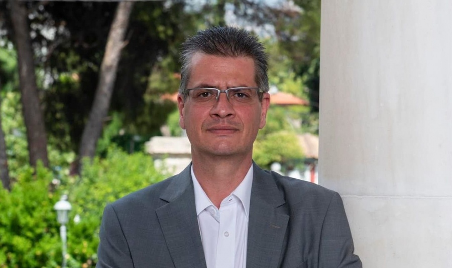 fd83dde325a8e518a812dfb12549b2e2_XL