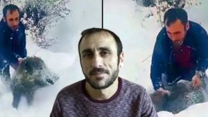 eliyle domuz yakalamis